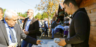 Ministrul Agriculturii a deschis a XVI-a ediţie a Târgului „Toamna Buzoiană”, unde a cumpărat produse de la aproape toţi comerciaţii
